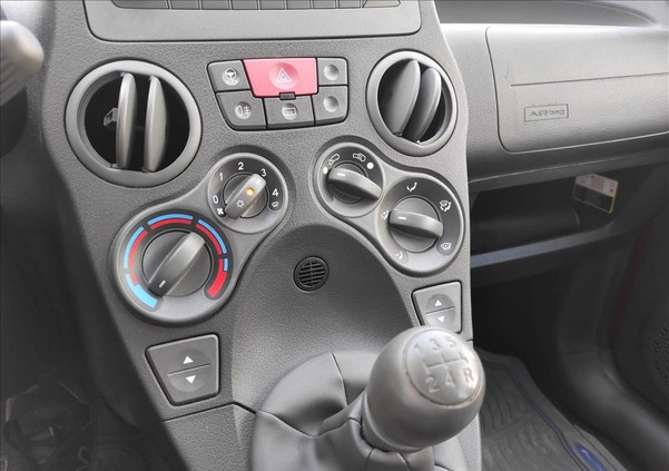 Fiat Panda cena 14900 przebieg: 78871, rok produkcji 2012 z Dynów małe 137